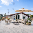 FREGENE CENTRO RIFINITISSIMA VILLA CON GIARDINO E TERRAZZI RIF. V/60