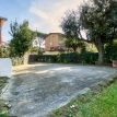 FREGENE IN RESIDENCE VILLINO CON GIARDINO E POSTO AUTO Rif. V/15