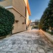 FREGENE VICINO MARE VILLA QUADRIFAMILIARE CON GIARDINO E TERRAZZO RIF. V/70
