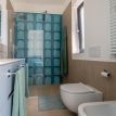 FREGENE – PRESTIGIOSA VILLA DI NUOVA COSTRUZIONE CON PISCINA • VISTA MARE • CLASSE A4 RIF. V/100