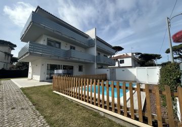 FREGENE CENTRO PRESTIGIOSA VILLA CON GIARDINO E PISCINA RIF. A/85