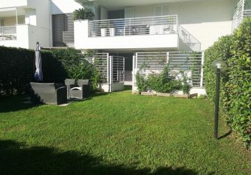 FREGENE CENTRO GRAZIOSO MONOLOCALE PIANO TERRA CON GIARDINO - RIF. AE/10 -